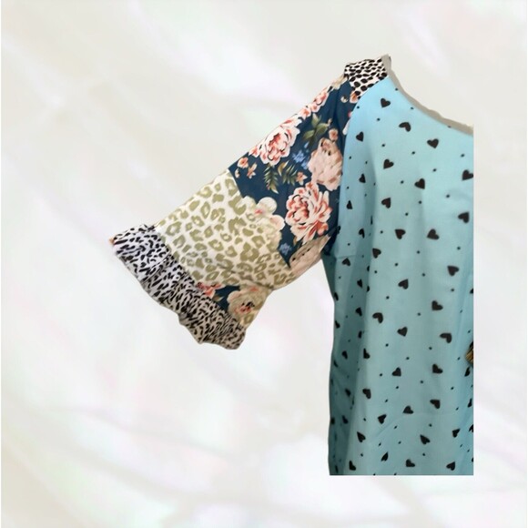 NEW Chic Flounce Sleeve Blouse Leopard & Heart Print Crew Neck Top Size L Blue - Picture 8 of 10